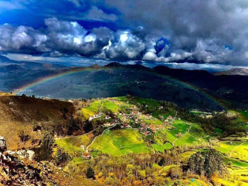 El Arniu Daire Onís Dış mekan fotoğraf
